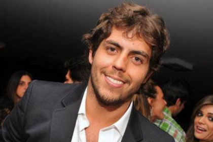 Com Thiago Signorelli Viana, veja o passo a passo essencial para evoluir no Poker.