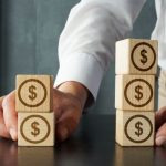 Rodrigo Balassiano analisa como a expansão dos FIDCs no mercado internacional está redefinindo os fundos de investimento no Brasil.