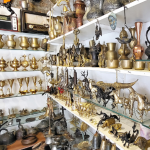 Marcio André Savi mostra como antiguidades decorativas trazem charme e história para os espaços.