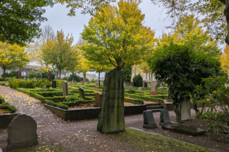 Gestão de resíduos e impacto ambiental no setor funerário analisados por Tiago Oliva Schietti.
